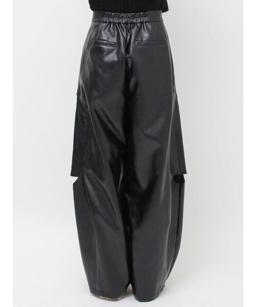 Htage(テージ)の「【Htage】フェイクレザータックカーブパンツ(その他パンツ・レディース・ブラック/ボルドー・SMALL/MEDIUM)」の13枚目の写真