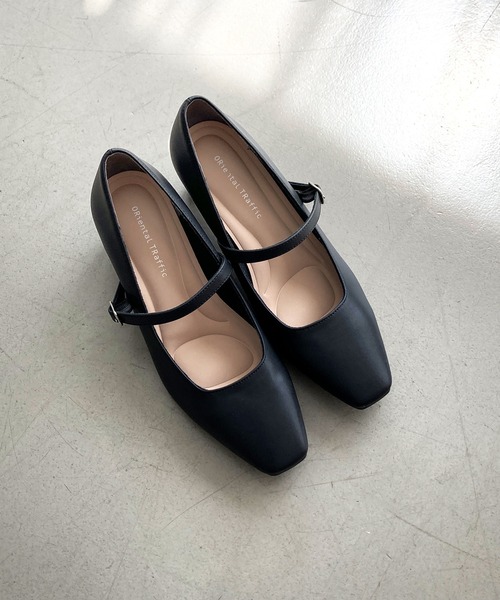 ORiental TRaffic（オリエンタルトラフィック）の「スクエアトゥストラップヒールパンプス/R-3006（パンプス・レディース・ブラック・33/42/43/35/36/37/34/40/38/39/41）」の10枚目の写真