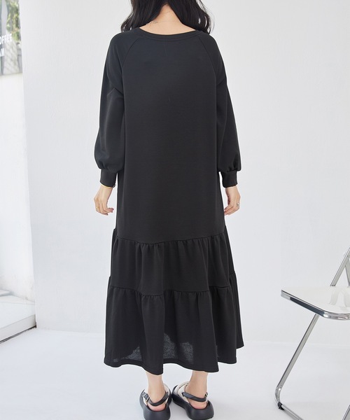 Lace Ladies(レースレディース)の「ラウンドネック ティアード 長袖 スウェット ワンピース(ワンピース・レディース・ブラック/グレー/オリーブ/チャコールグレー・FREE/S)」の8枚目の写真