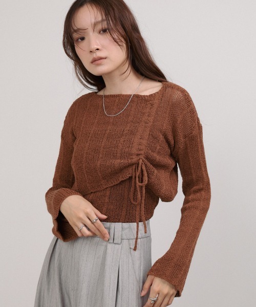 Bab(バブ)の「シャーリングリボンクロップド丈トップス×キャミセット(Tシャツ/カットソー・レディース・ブラウン/ブラック/アイボリー/ベージュ・M)」の1枚目の写真