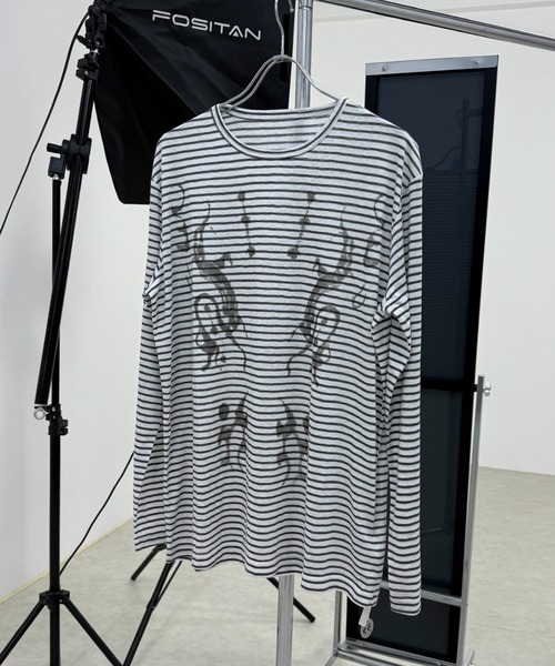 Never mind the XU / Chikashitsu+(ネバーマインド ザ エックスユー / チカシツプラス)の「【Nerd out XU】design border long sleeve / 【ナードアウトエックスユー】デザインボーダーロンT <着用動画あり>(Tシャツ/カットソー・メンズ・ホワイト×ブラック・ONE SIZE)」の14枚目の写真