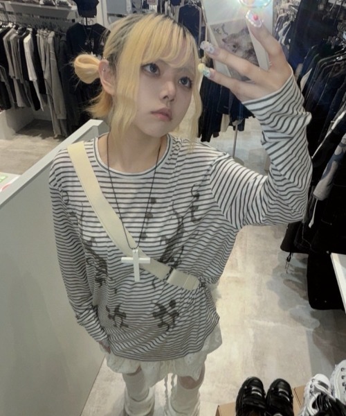 Never mind the XU / Chikashitsu+(ネバーマインド ザ エックスユー / チカシツプラス)の「【Nerd out XU】design border long sleeve / 【ナードアウトエックスユー】デザインボーダーロンT <着用動画あり>(Tシャツ/カットソー・メンズ・ホワイト×ブラック・ONE SIZE)」の10枚目の写真