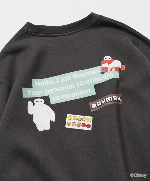 FREAK'S STORE(フリークスストア)の「限定展開 DISNEY / ディズニー ベイマックス / 別注 バックプリント クルーネックスウェット(スウェット・メンズ・アッシュグレー/ピンク/スミクロ・SMALL/MEDIUM/LARGE)」の2枚目の写真