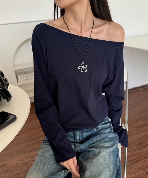 MAISON DE THERESE(メゾン ド テレーズ)の「片方オフショルダーのロングスリーブTシャツ(Tシャツ/カットソー・レディース・ホワイト/グレー/ブラック/ネイビー/A/ダークグレー/ライトグレー・M/S)」の13枚目の写真