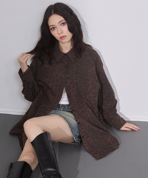ENVYM(アンビー)の「レオパード オーバーシャツ(シャツ/ブラウス・レディース・グレー/ブラウン・FREE)」の3枚目の写真