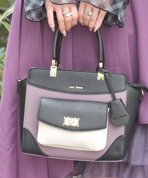 axes femme（アクシーズファム）の「薔薇エンボス配色バッグ（ショルダーバッグ・レディース・ブラック/グレイッシュベージュ/ネイビー・FREE）」の2枚目の写真