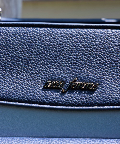 axes femme（アクシーズファム）の「薔薇エンボス配色バッグ（ショルダーバッグ・レディース・ブラック/グレイッシュベージュ/ネイビー・FREE）」の5枚目の写真