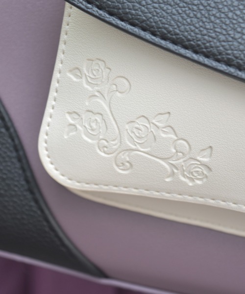 axes femme（アクシーズファム）の「薔薇エンボス配色バッグ（ショルダーバッグ・レディース・ブラック/グレイッシュベージュ/ネイビー・FREE）」の9枚目の写真