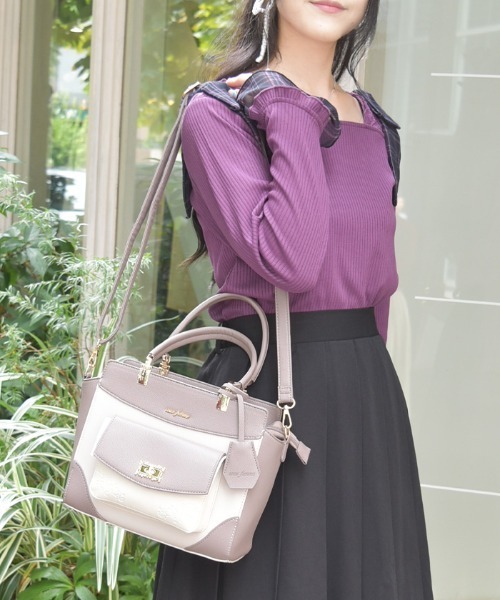 axes femme（アクシーズファム）の「薔薇エンボス配色バッグ（ショルダーバッグ・レディース・ブラック/グレイッシュベージュ/ネイビー・FREE）」の10枚目の写真