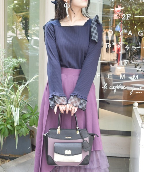 axes femme（アクシーズファム）の「薔薇エンボス配色バッグ（ショルダーバッグ・レディース・ブラック/グレイッシュベージュ/ネイビー・FREE）」の14枚目の写真