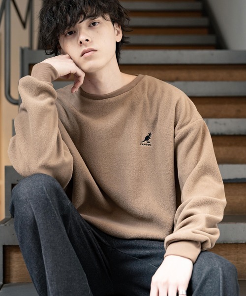 KANGOL(カンゴール)の「KANGOL 別注コラボ オーバーサイズロゴ刺繍裏起毛マイクロフリースプルオーバートレーナー(スウェット・メンズ・ベージュ/ブラック/ブラウン/チャコール/ネイビー/オフホワイト・L/XL/M)」の1枚目の写真