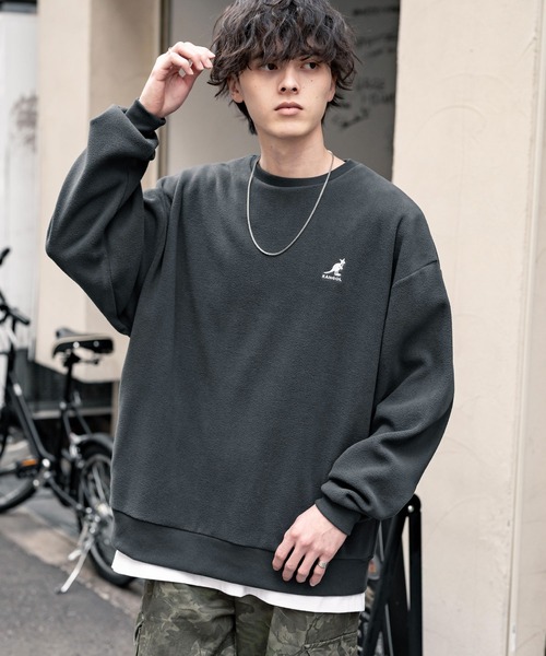 KANGOL(カンゴール)の「KANGOL 別注コラボ オーバーサイズロゴ刺繍裏起毛マイクロフリースプルオーバートレーナー(スウェット・メンズ・ベージュ/ブラック/ブラウン/チャコール/ネイビー/オフホワイト・L/XL/M)」の7枚目の写真