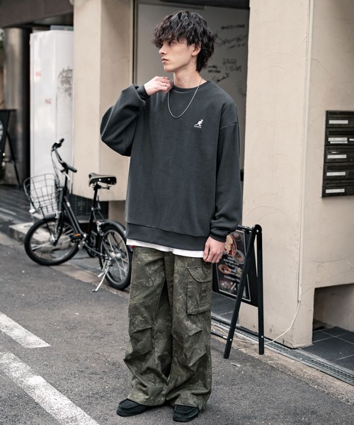 KANGOL(カンゴール)の「KANGOL 別注コラボ オーバーサイズロゴ刺繍裏起毛マイクロフリースプルオーバートレーナー(スウェット・メンズ・ベージュ/ブラック/ブラウン/チャコール/ネイビー/オフホワイト・L/XL/M)」の9枚目の写真
