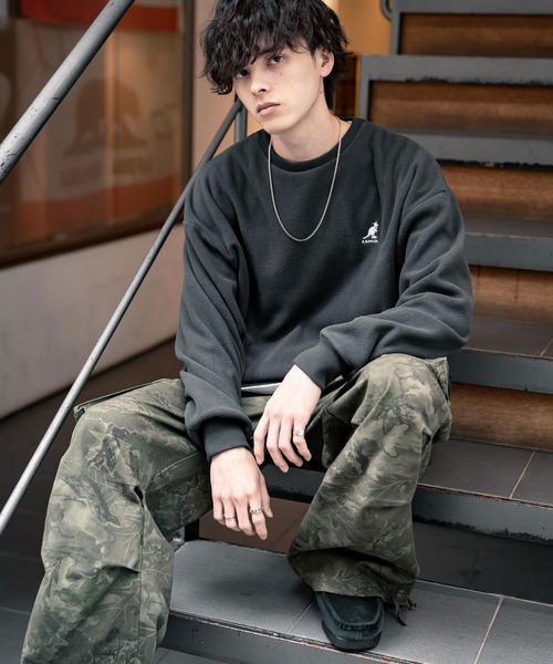 KANGOL(カンゴール)の「KANGOL 別注コラボ オーバーサイズロゴ刺繍裏起毛マイクロフリースプルオーバートレーナー(スウェット・メンズ・ベージュ/ブラック/ブラウン/チャコール/ネイビー/オフホワイト・L/XL/M)」の11枚目の写真