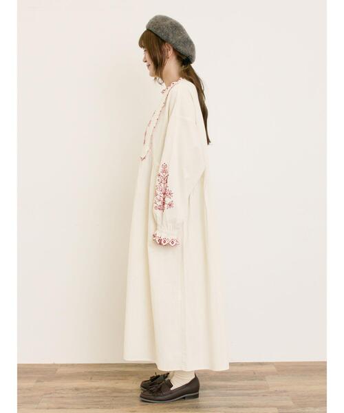 セール】【S/Mサイズ】配色刺繍ワンピース（ワンピース