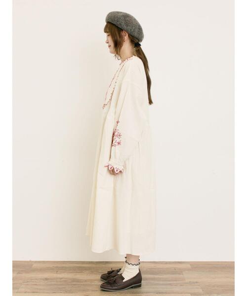 PICONE 砂時計刺繍 ワンピース ベージュ サイズM きょん Samansa Mos2｜【S/Mサイズ】配色刺繍ワンピース | Rakuten Fashion