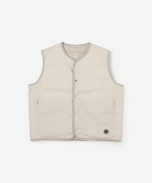 ORCIVAL(オーシバル)の「ORCIVAL | ポリエステルタフタ インナーダウン ベスト WOMEN(ダウンベスト・レディース・ブラック/グリーン/ベージュ系その他・2/1)」の3枚目の写真