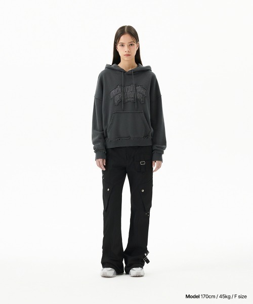 MAHAGRID(マハグリッド)の「『mahagrid/マハグリッド』 RAW CUT PRAY CROP HOODIE/カットデザインクロップドパーカー(パーカー・レディース・グレー/チャコールグレー・FREE)」の6枚目の写真