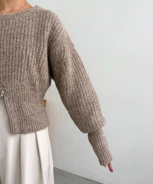CAPRICIEUX LE'MAGE(カプリシューレマージュ)の「裾ジップラメプルオーバー(ニット/セーター・レディース・ベージュ/グレー・FREE)」の15枚目の写真
