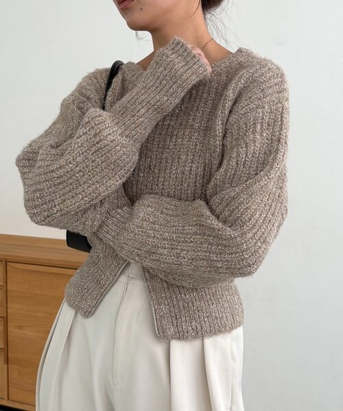 CAPRICIEUX LE'MAGE(カプリシューレマージュ)の「裾ジップラメプルオーバー(ニット/セーター・レディース・ベージュ/グレー・FREE)」の11枚目の写真