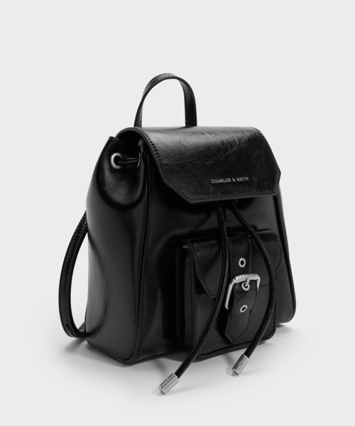 CHARLES & KEITH(チャールズ & キース)の「Blaise ブレイス フロントポケット ドローストリングバックパック(バックパック/リュック・レディース・スミクロ/シルバー・S)」の7枚目の写真