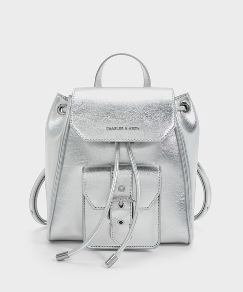 CHARLES & KEITH(チャールズ & キース)の「Blaise ブレイス フロントポケット ドローストリングバックパック(バックパック/リュック・レディース・スミクロ/シルバー・S)」の16枚目の写真