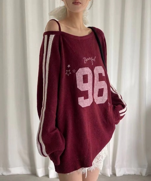 Sibra(シブラ)の「肩開きデザインが可愛い!ゆったり着られるオフショルニットトップス(ニット/セーター・レディース・レッド/ネイビー/グレー・M)」の1枚目の写真