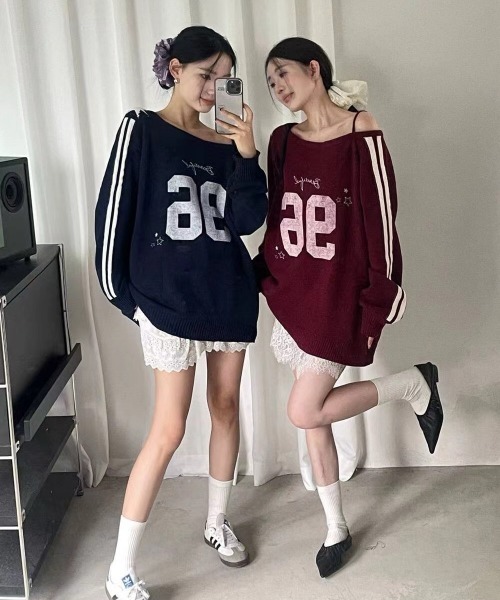 Sibra(シブラ)の「肩開きデザインが可愛い!ゆったり着られるオフショルニットトップス(ニット/セーター・レディース・レッド/ネイビー/グレー・M)」の4枚目の写真