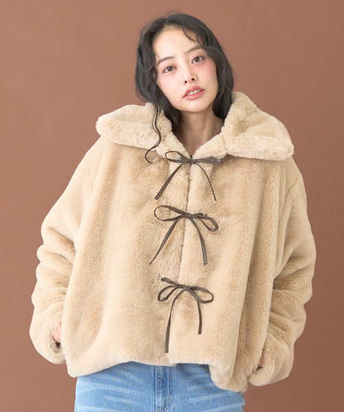Mi-je(ミジェ)の「ショートファーコート【韓国ファッション】(その他アウター・レディース・ベージュ/アイボリー・F)」の2枚目の写真