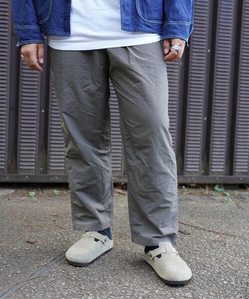 Gramicci（グラミチ）の「Gramicci/グラミチ　別注NYLON TUCK PANTS　別注ナイロンタックパンツ（その他パンツ・メンズ・ブラック/ブラウン/オリーブ/オリーブ系・S/M/L/XL）」の15枚目の写真