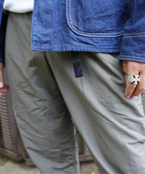 Gramicci（グラミチ）の「Gramicci/グラミチ　別注NYLON TUCK PANTS　別注ナイロンタックパンツ（その他パンツ・メンズ・ブラック/ブラウン/オリーブ/オリーブ系・S/M/L/XL）」の20枚目の写真