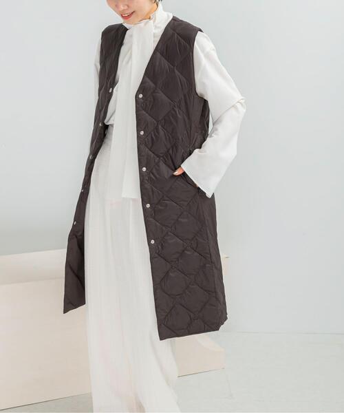 URBAN RESEARCH ROSSO WOMEN(アーバンリサーチ ロッソ)の「TAION VNECK LONG DOWN GILET(ダウンベスト・レディース・ブラウン/ベージュ/ブラック/オフホワイト・MEDIUM/LARGE)」の3枚目の写真