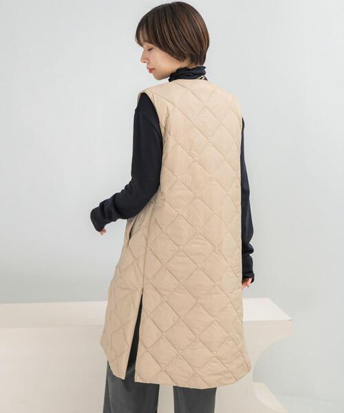 URBAN RESEARCH ROSSO WOMEN(アーバンリサーチ ロッソ)の「TAION VNECK LONG DOWN GILET(ダウンベスト・レディース・ブラウン/ベージュ/ブラック/オフホワイト・MEDIUM/LARGE)」の16枚目の写真