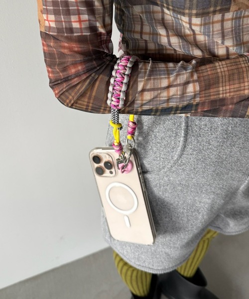 SANSeLF（サンセルフ）の「【SANSeLF】 パラコードキーストラップ カラーミックス メタルフック スマホアクセサリー saa25a179（スマホグッズ・レディース・ピンク/ブルー/ネイビー・FREE）」の3枚目の写真