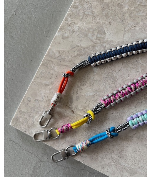SANSeLF（サンセルフ）の「【SANSeLF】 パラコードキーストラップ カラーミックス メタルフック スマホアクセサリー saa25a179（スマホグッズ・レディース・ピンク/ブルー/ネイビー・FREE）」の14枚目の写真