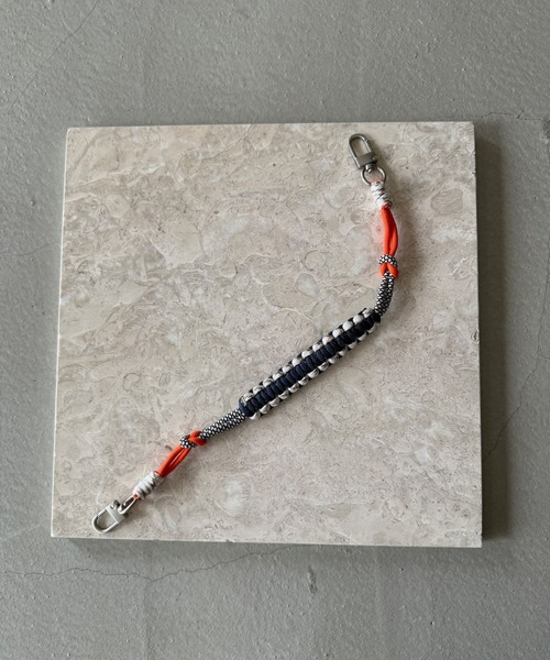 SANSeLF（サンセルフ）の「【SANSeLF】 パラコードキーストラップ カラーミックス メタルフック スマホアクセサリー saa25a179（スマホグッズ・レディース・ピンク/ブルー/ネイビー・FREE）」の16枚目の写真