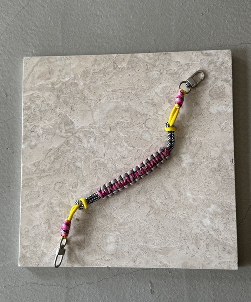 SANSeLF（サンセルフ）の「【SANSeLF】 パラコードキーストラップ カラーミックス メタルフック スマホアクセサリー saa25a179（スマホグッズ・レディース・ピンク/ブルー/ネイビー・FREE）」の21枚目の写真