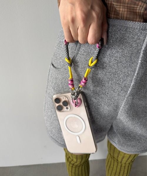 SANSeLF（サンセルフ）の「【SANSeLF】 パラコードキーストラップ カラーミックス メタルフック スマホアクセサリー saa25a179（スマホグッズ・レディース・ピンク/ブルー/ネイビー・FREE）」の4枚目の写真