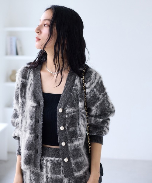 VIS（ビス）の「チェックアソートシャギーニットカーディガン/セットアップ対応（カーディガン/ボレロ・レディース・ネイビー/グレー/オフホワイト・FREE）」の4枚目の写真