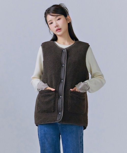 CHASECULT(チェイスカルト)の「レディース リバーシブルボアベスト-CFRG7361C08(ベスト・レディース・ブラウン・85/90/95)」の2枚目の写真