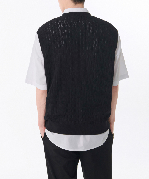 MUSINSA STANDARD（ムシンサスタンダード）の「クロシェクルーネックニットベスト[ブラック]（ベスト・メンズ・その他・SMALL/MEDIUM/LARGE/X-LARGE/XX-LARGE）」の2枚目の写真