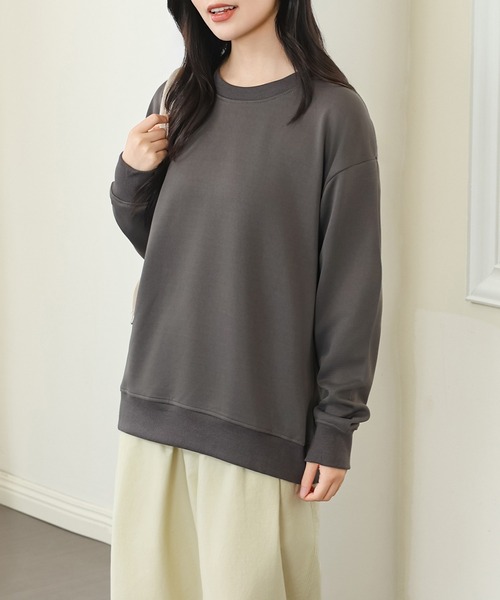 DAYRA（デイラ）の「ラウンドネック オーバーサイズ 長袖 スウェット プルオーバー（スウェット・レディース・ダークグレー/ネイビー/ホワイト/ライトグレー/ブラック/グレイッシュベージュ・S/M/XL）」の12枚目の写真