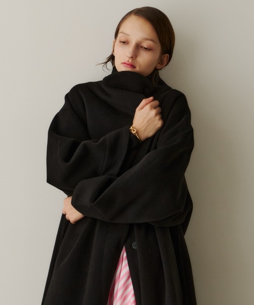 PERNA(ペルナ)の「スタンドカラーロングコート(ステンカラーコート・レディース・レッド/アイボリー/ブラック・MEDIUM/LARGE)」の21枚目の写真