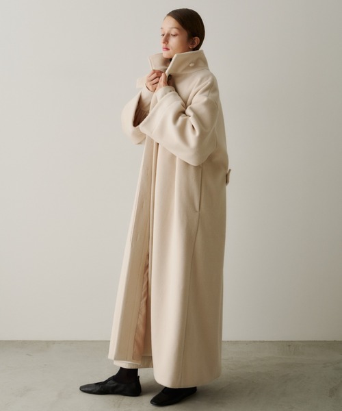 PERNA(ペルナ)の「スタンドカラーロングコート(ステンカラーコート・レディース・レッド/アイボリー/ブラック・MEDIUM/LARGE)」の8枚目の写真