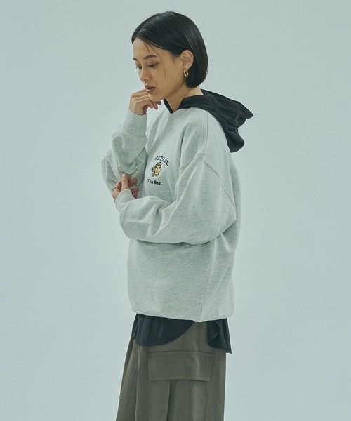 ROSE BUD（ローズバッド）の「TIGER EMBROIDERY SWEAT（スウェット・レディース・ブラック/オフホワイト/ネイビー・ONE SIZE）」の6枚目の写真