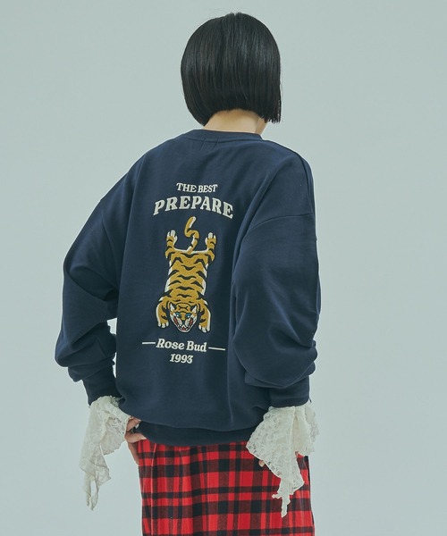 ROSE BUD（ローズバッド）の「TIGER EMBROIDERY SWEAT（スウェット・レディース・ブラック/オフホワイト/ネイビー・ONE SIZE）」の12枚目の写真