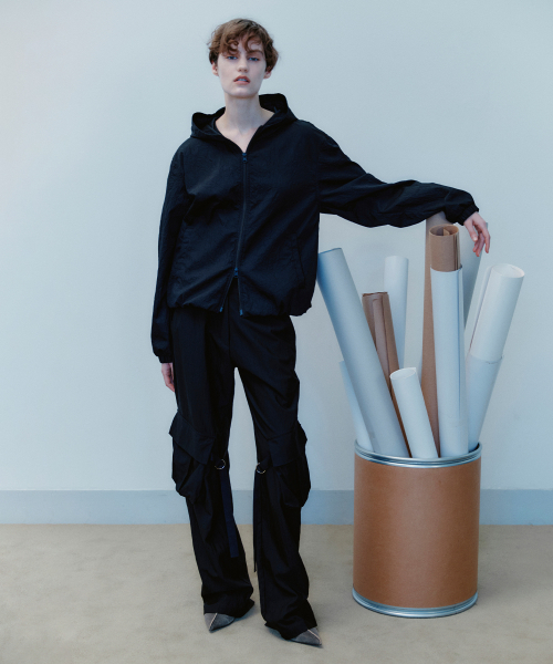 INSILENCE WOMEN(インサイレンスウーマン)の「スリックストラップパンツ ブラック(その他パンツ・レディース・その他・MEDIUM/LARGE/SMALL)」の1枚目の写真
