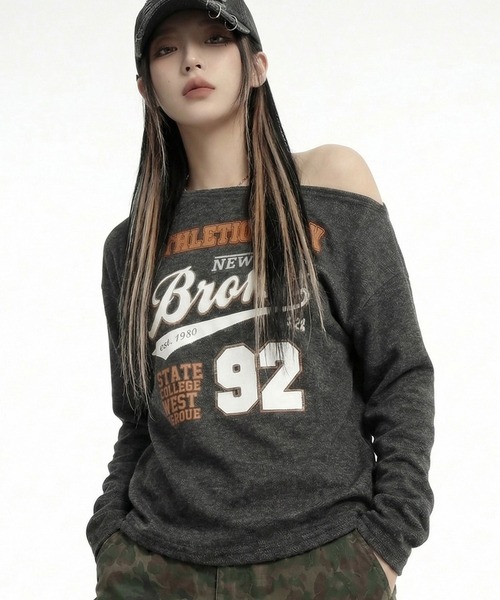 .KOM(ドットコム)の「『.KOM/ドットケーオーエム』92プリントロングスリーブ【GC】(Tシャツ/カットソー・レディース・ブラウン/ブラック・FREE)」の4枚目の写真