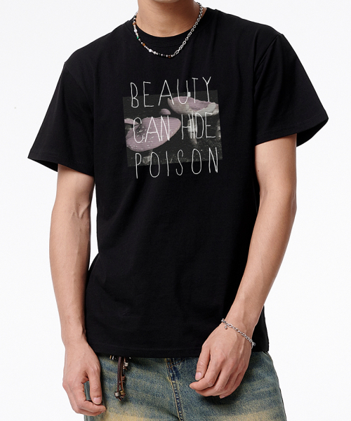 ARTISTWEAR（アーティストウェア）の「[ATW] ポイズンビューティー 半袖Tシャツ（Tシャツ/カットソー・レディース・ブラック・SMALL/MEDIUM/LARGE/X-LARGE/XX-LARGE/XXXX-LARGE）」の3枚目の写真