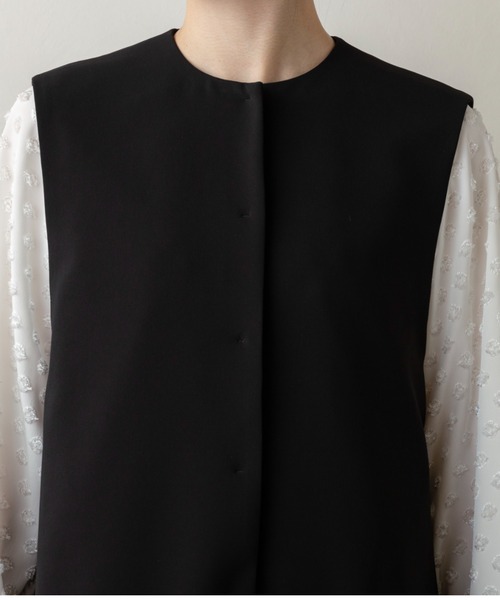 Sono（ソーノ）の「【新作 1/16発売】ご自宅でお洗濯可能【SONO/ソーノ】【SONO NAVY/ソーノネイビー】【MUMMUMダブルクロス】 フローラルフリルチュニックジレ（スーツベスト・レディース・ブラック/ネイビー・F）」の11枚目の写真